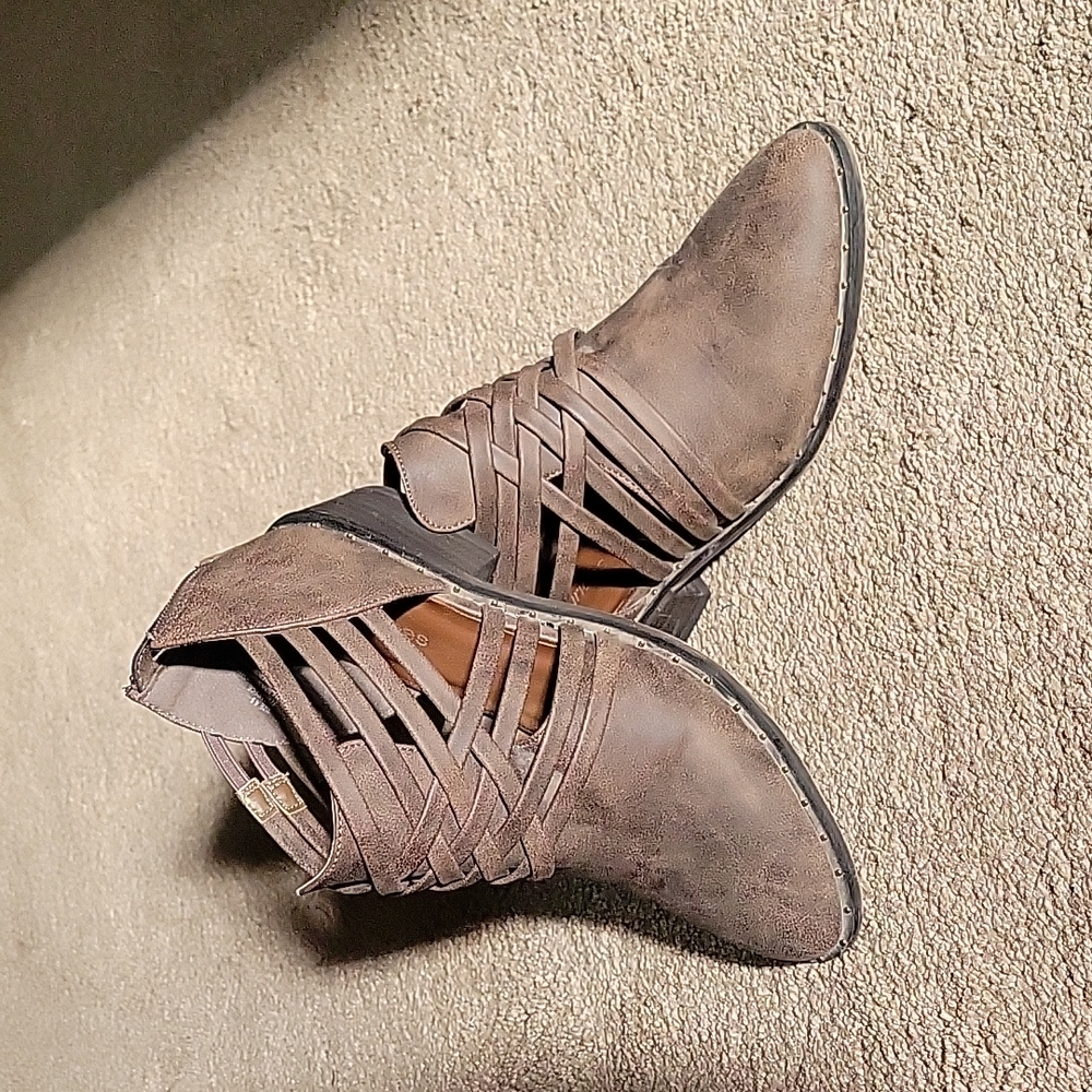 Maurices Short Brown Booties